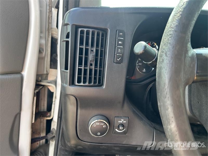 GMC Savana 2500 Utility Truck شاحنات خفيفة/مفصلية الجوانب