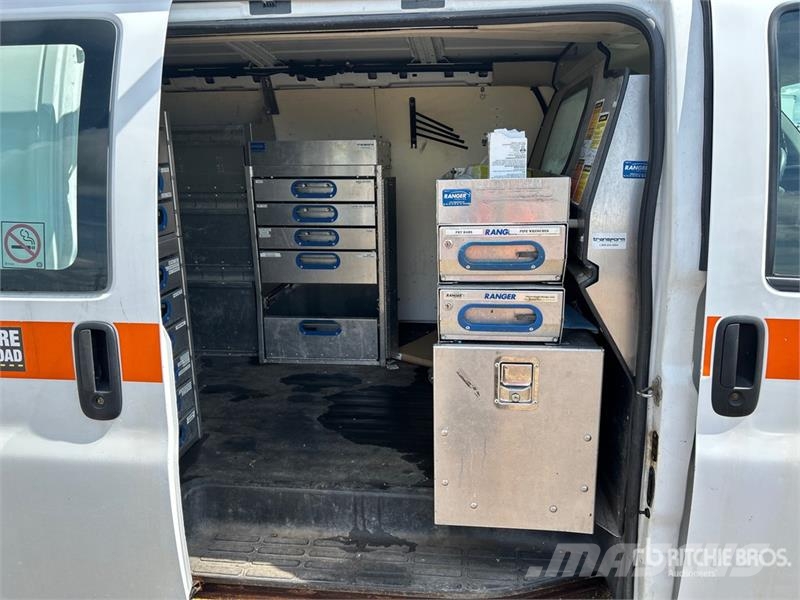 GMC Savana 2500 Utility Truck شاحنات خفيفة/مفصلية الجوانب