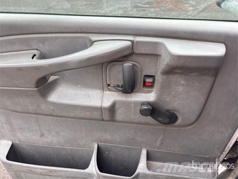 GMC Savana 3500 4x2 Van Truck ボックスボディー、ウイング、箱車