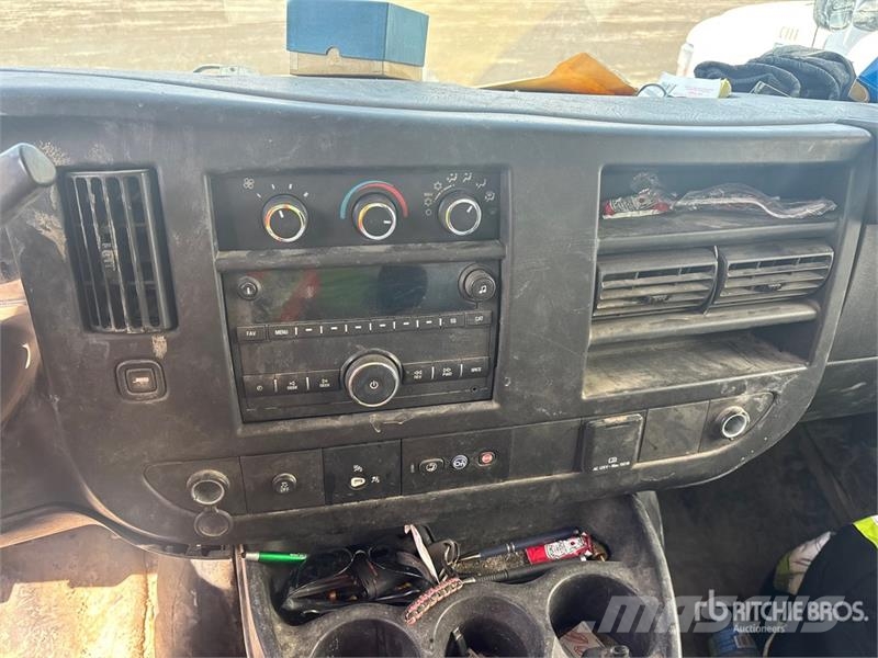 GMC Savana 3500 4x2 Van Truck Van Body Trucks