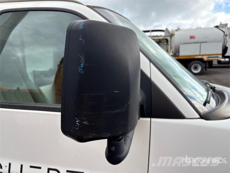 GMC Savana 3500 4x2 Van Truck ボックスボディー、ウイング、箱車