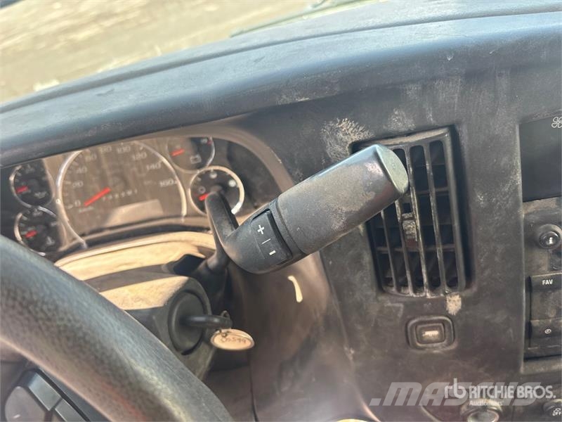GMC Savana 3500 4x2 Van Truck Van Body Trucks