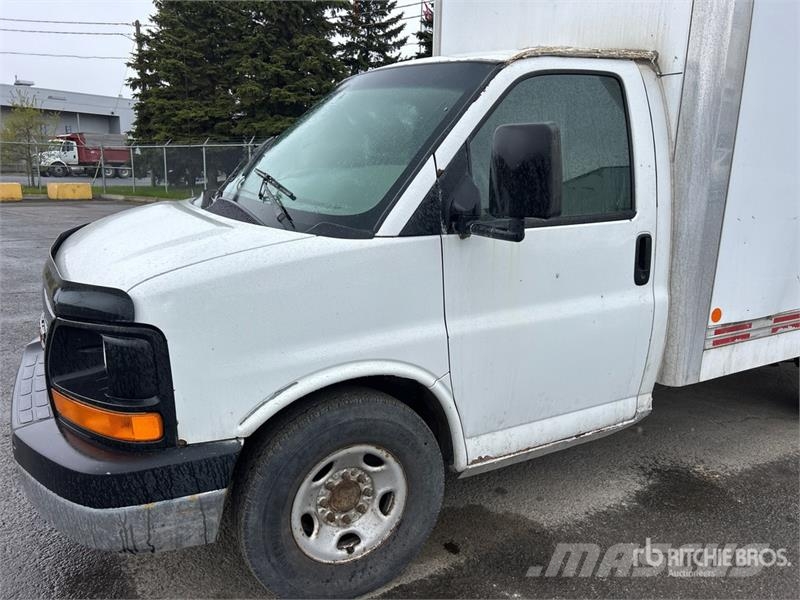 GMC Savana 3500 4x2 Van Truck Caminhões baú