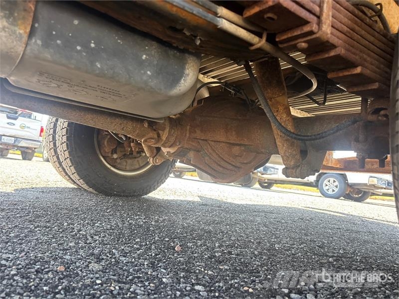 GMC Savana 3500 4x2 Van Truck Van Body Trucks