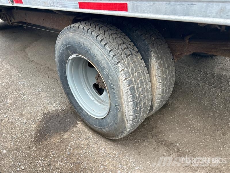 GMC Savana 3500 4x2 Van Truck (Inoperable) Caminhões baú