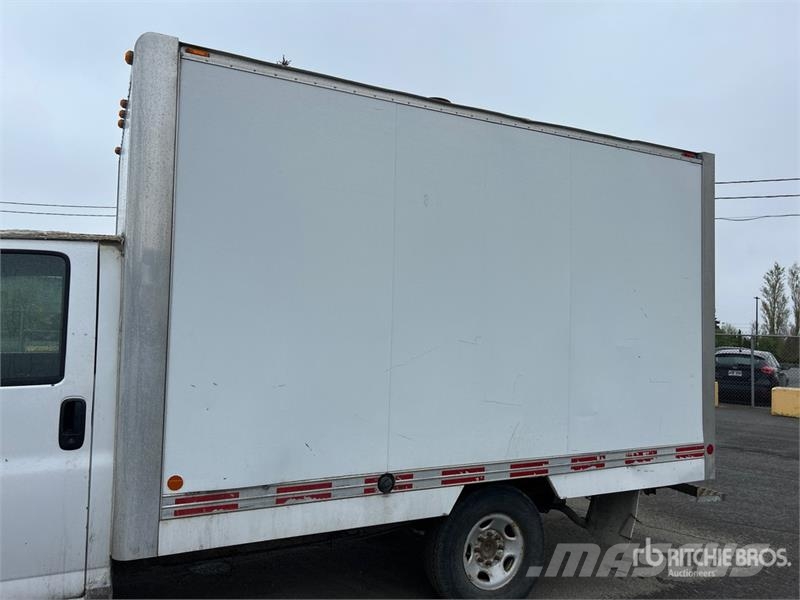 GMC Savana 3500 4x2 Van Truck Caminhões baú