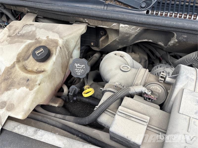 GMC Savana 3500 4x2 Van Truck ボックスボディー、ウイング、箱車