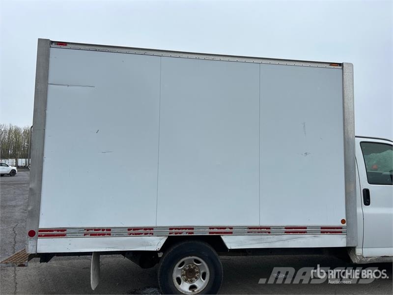 GMC Savana 3500 4x2 Van Truck Caminhões baú