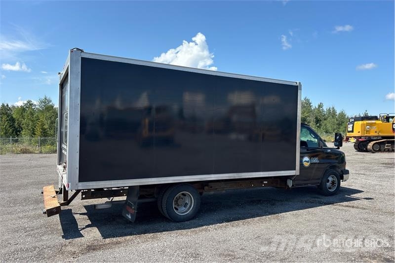 GMC Savana 3500 4x2 Van Truck Van Body Trucks