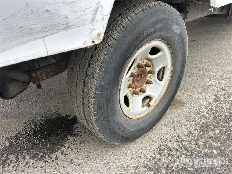 GMC Savana 3500 4x2 Van Truck Caminhões baú