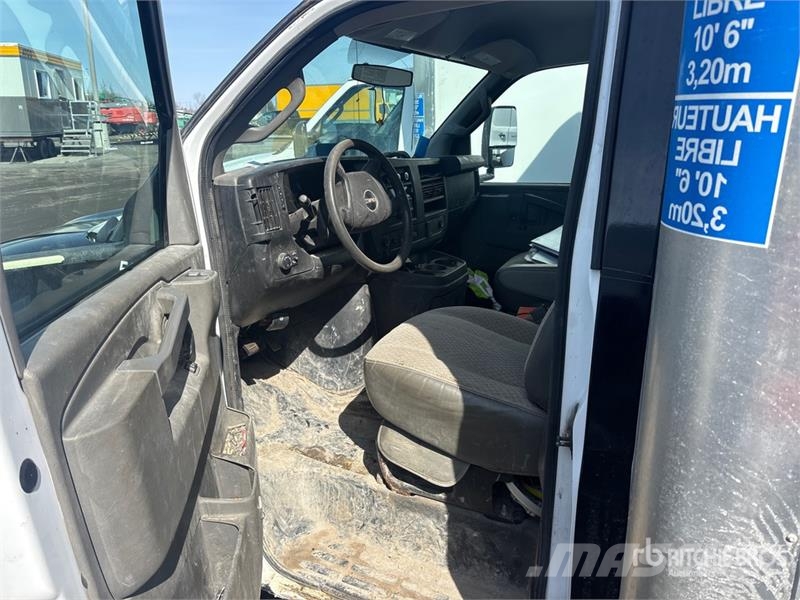GMC Savana 3500 4x2 Van Truck Van Body Trucks