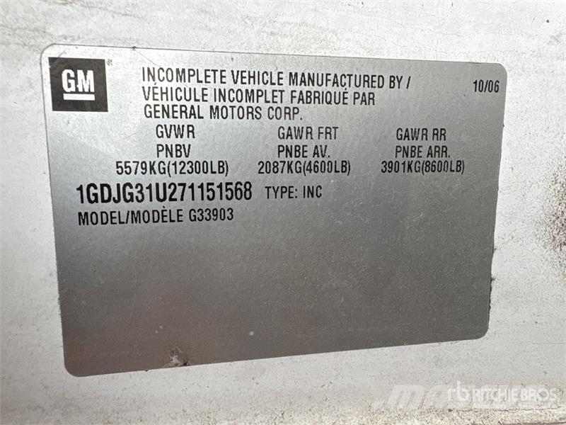 GMC Savana 3500 4x2 Van Truck ボックスボディー、ウイング、箱車