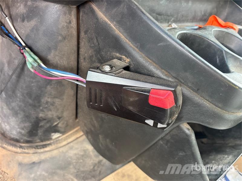GMC Savana 3500 4x2 Van Truck Dobozos teherautók