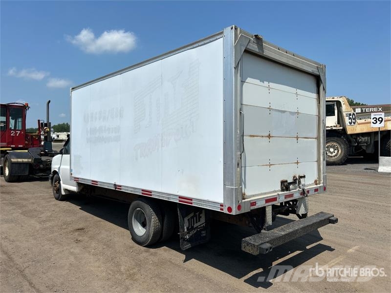 GMC Savana 3500 4x2 Van Truck (Inoperable) Caminhões baú
