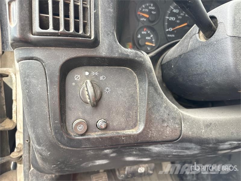 GMC Savana 3500 4x2 Van Truck ボックスボディー、ウイング、箱車