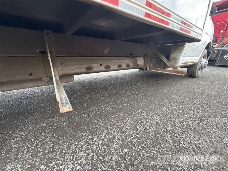 GMC Savana 3500 4x2 Van Truck ボックスボディー、ウイング、箱車