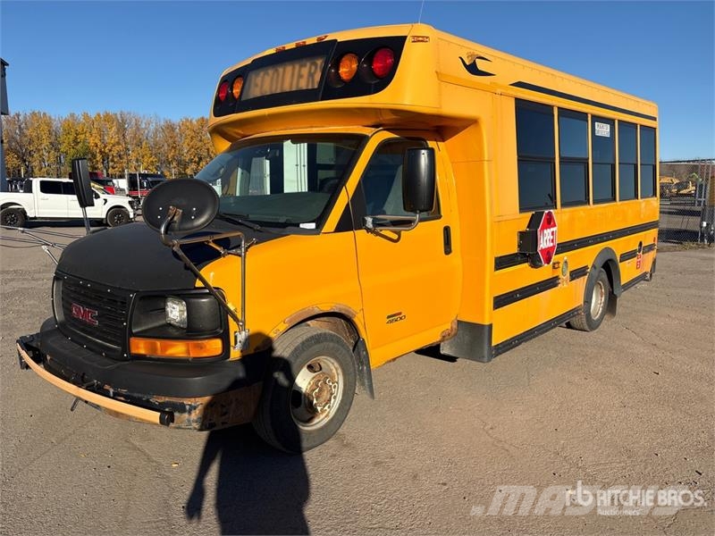 GMC Savana 4500 4x2 24-Seat School Bus マイクロバス