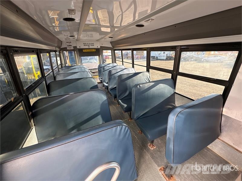 GMC Savana 4500 4x2 24-Seat School Bus マイクロバス