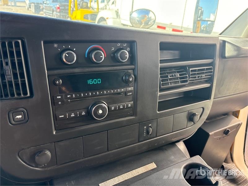 GMC Savana 4500 4x2 24-Seat School Bus マイクロバス