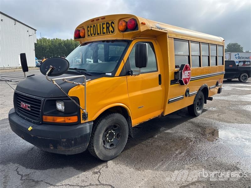 GMC Savana G3500 حافلة صغيرة