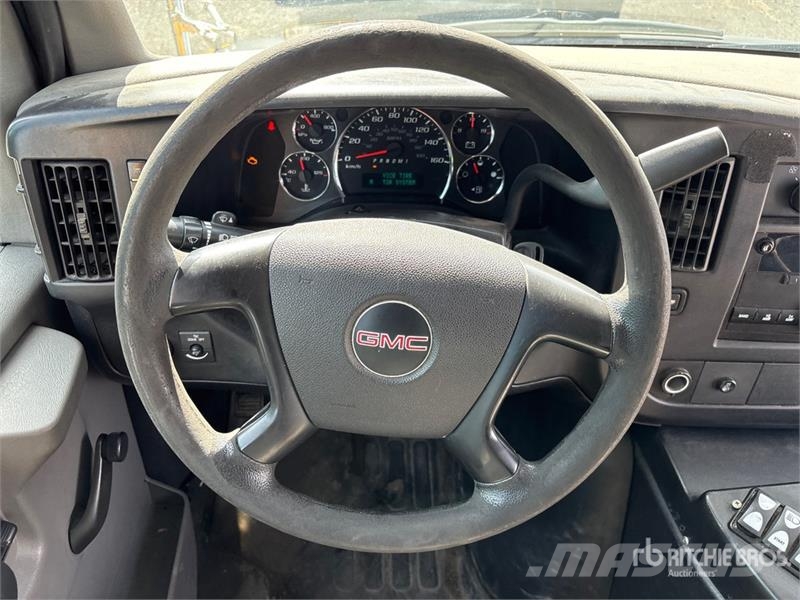 GMC Savana G3500 حافلة صغيرة