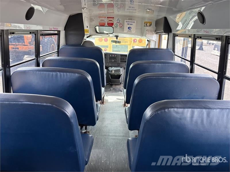GMC Savana G3500 حافلة صغيرة
