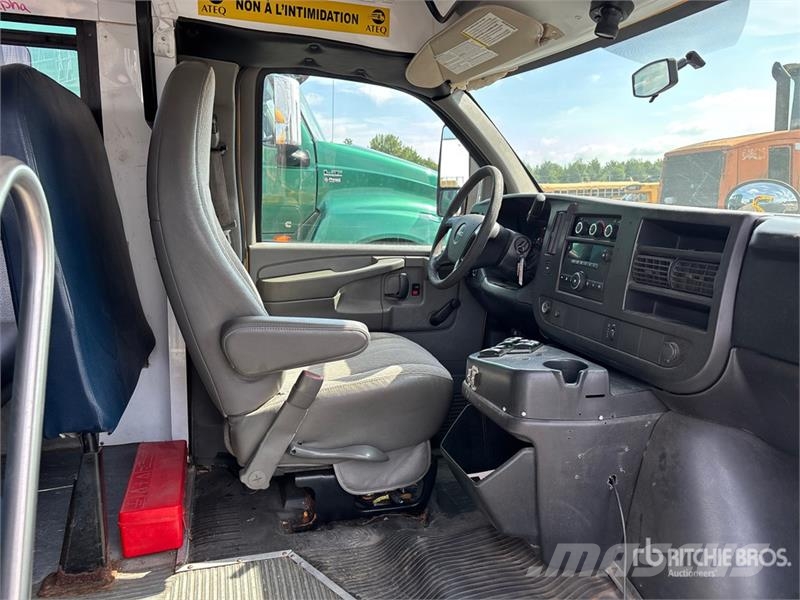 GMC Savana G3500 حافلة صغيرة