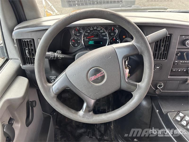 GMC Savana G3500 حافلة صغيرة