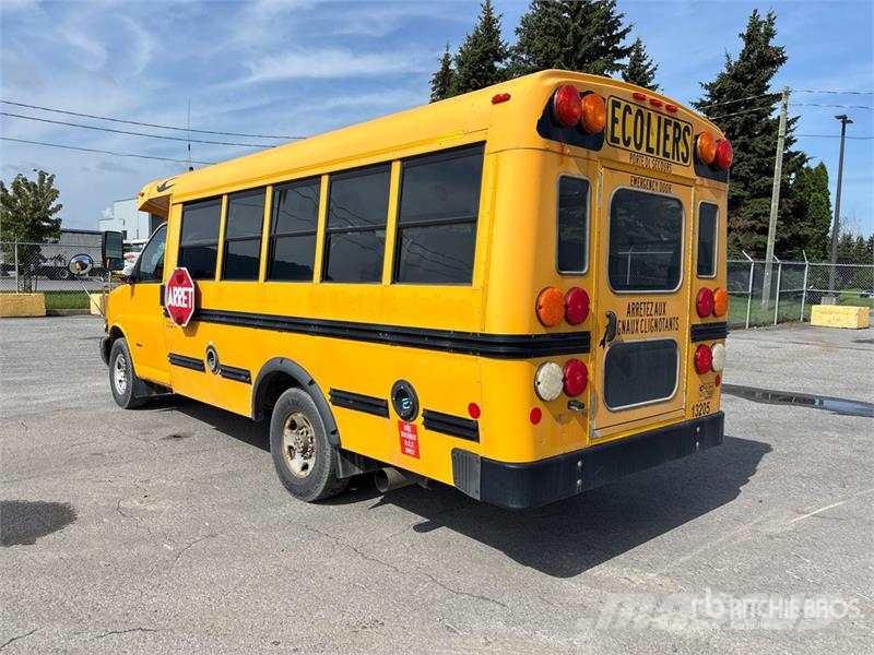 GMC Savana G3500 حافلة صغيرة