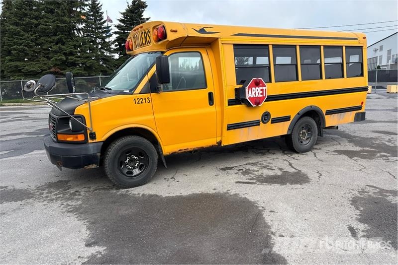 GMC Savana G3500 حافلة صغيرة