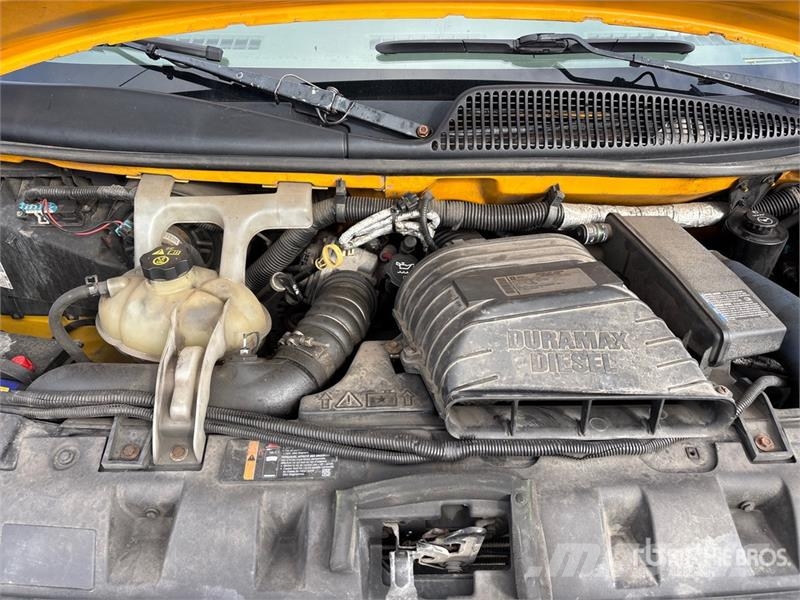 GMC Savana G3500 حافلة صغيرة