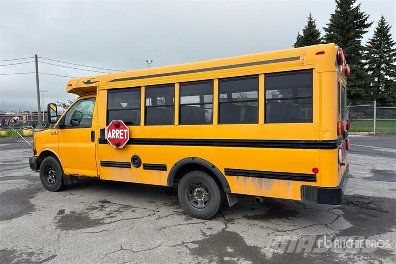 GMC Savana G3500 حافلة صغيرة