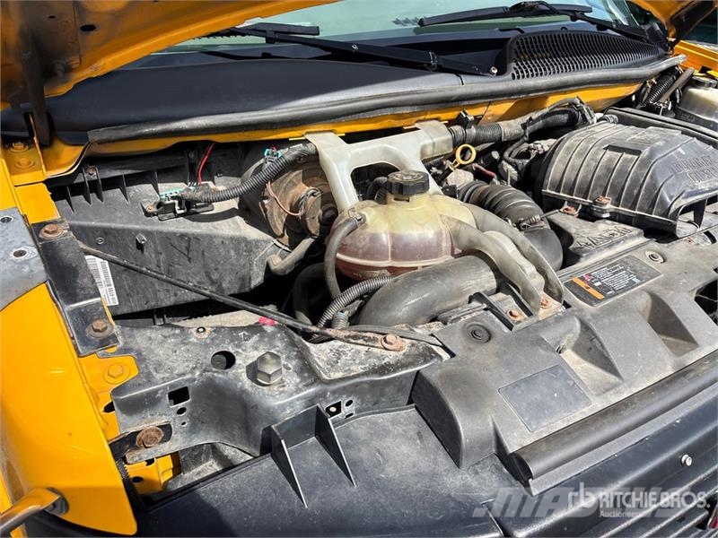 GMC Savana G3500 حافلة صغيرة