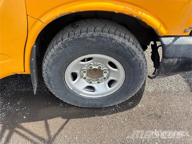 GMC Savana G3500 حافلة صغيرة