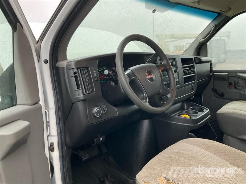 GMC Savana G3500 4x2 Cube Van Truck Sunkvežimiai su dengtu kėbulu