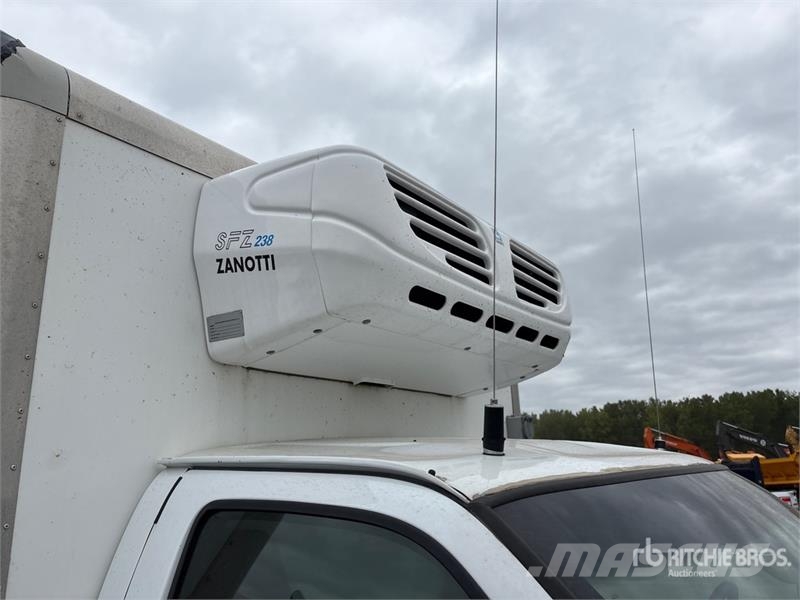 GMC Savana G3500 4x2 Refrigerated Truck Temperature controlled trucks