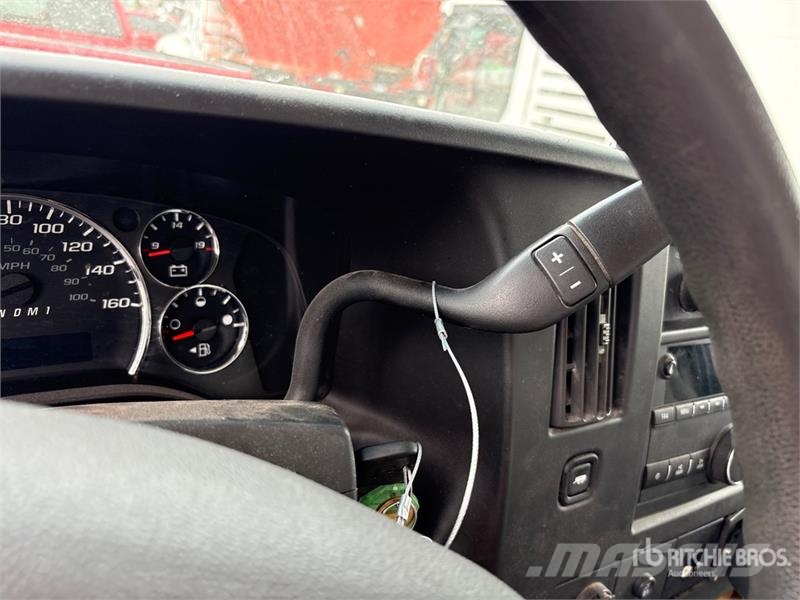 GMC Savana G3500 4x2 Refrigerated Truck Temperature controlled trucks