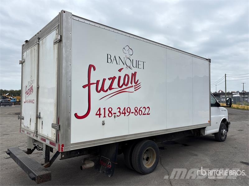 GMC Savana G3500 4x2 Refrigerated Truck Temperature controlled trucks