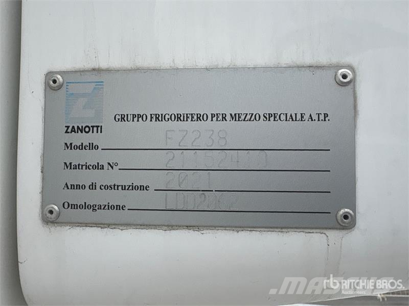 GMC Savana G3500 4x2 Refrigerated Truck Temperature controlled trucks