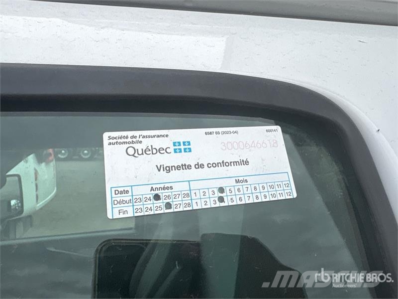 GMC Savana G3500 4x2 Refrigerated Truck Temperature controlled trucks