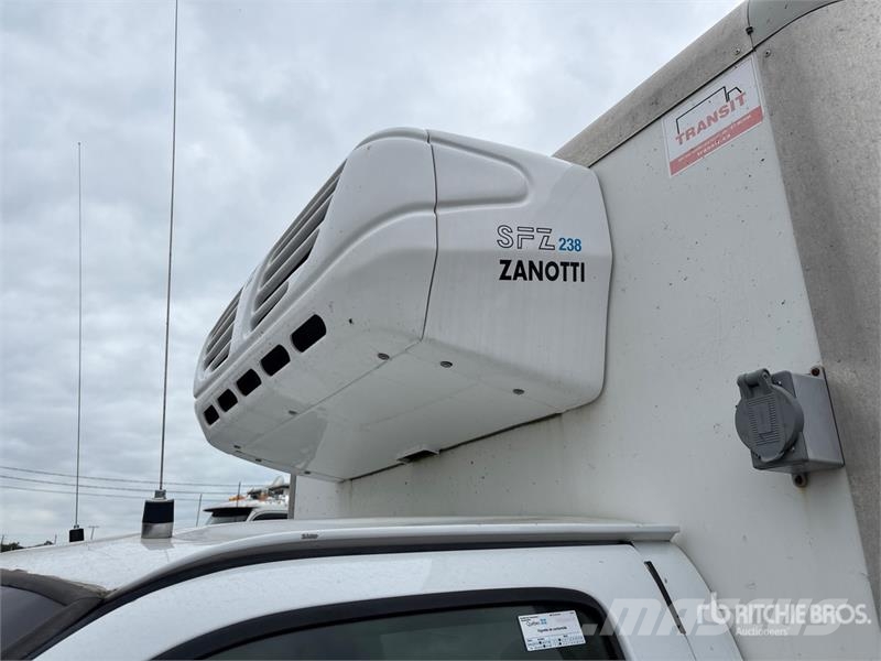 GMC Savana G3500 4x2 Refrigerated Truck Temperature controlled trucks