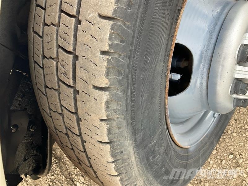 GMC Savana G3500 4x2 Van Truck ボックスボディー、ウイング、箱車