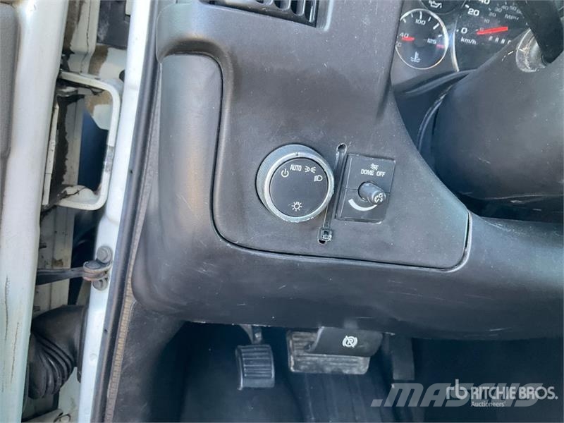 GMC Savana G3500 4x2 Van Truck 厢式货车