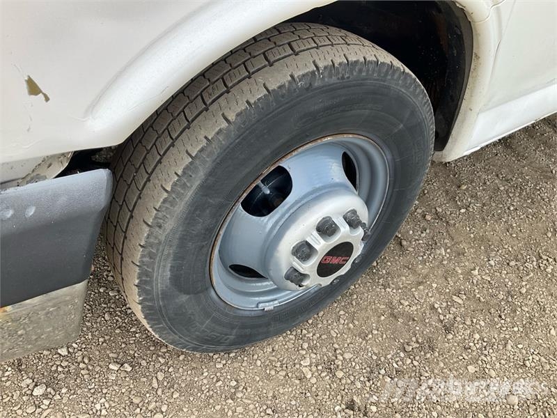GMC Savana G3500 4x2 Van Truck ボックスボディー、ウイング、箱車
