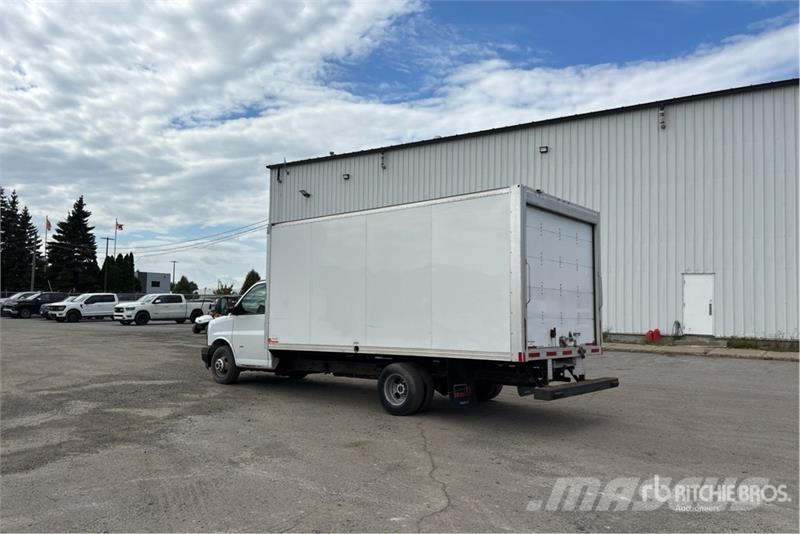 GMC Savana G3500 4x2 Van Truck Sanduk kamioni