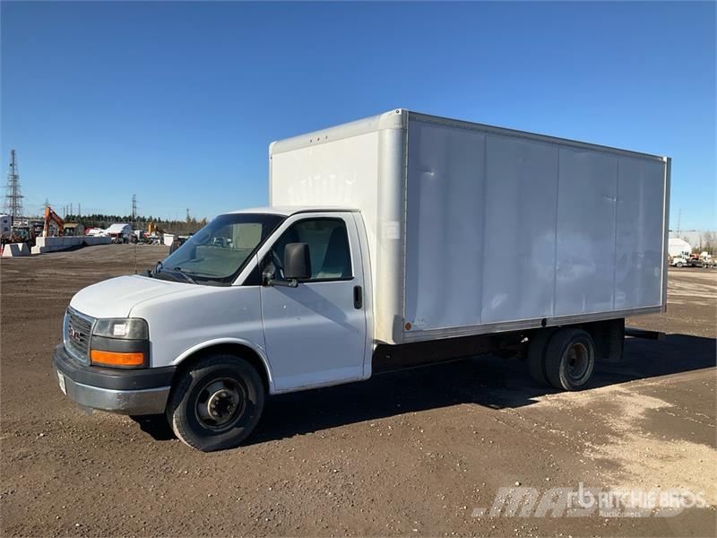 GMC Savana G3500 4x2 Van Truck 厢式货车