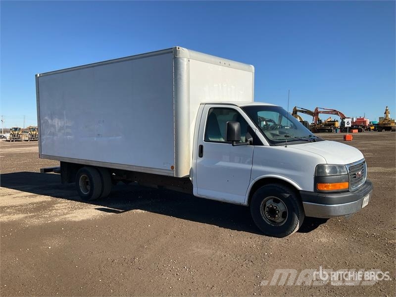 GMC Savana G3500 4x2 Van Truck 厢式货车