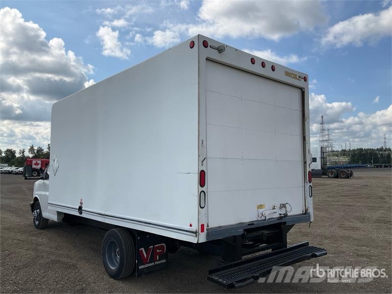 GMC Savana G3500 4x2 Van Truck ボックスボディー、ウイング、箱車