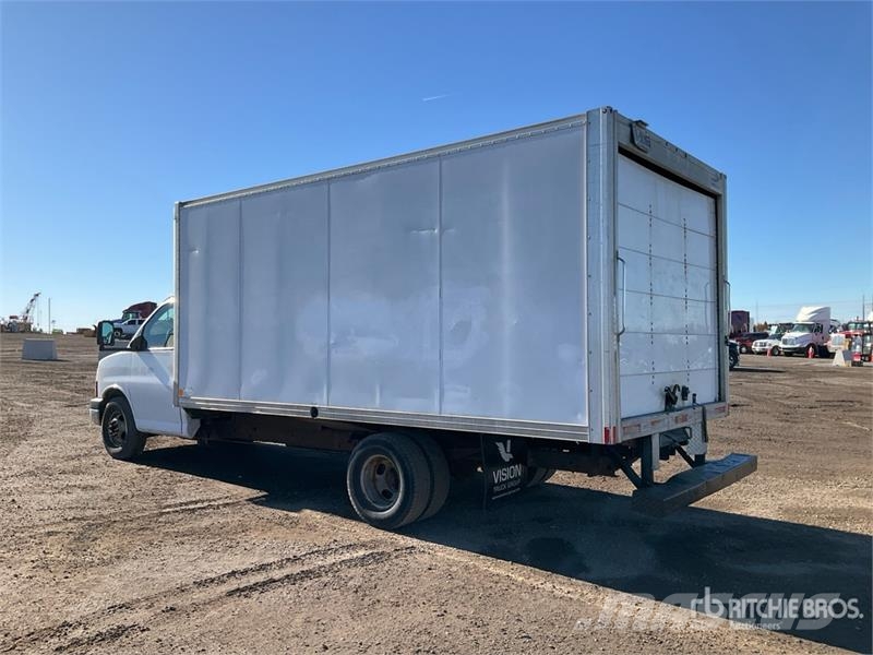 GMC Savana G3500 4x2 Van Truck 厢式货车