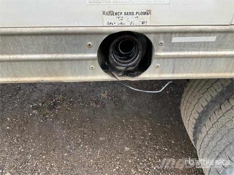 GMC Savana G3500 4x2 Van Truck 厢式货车